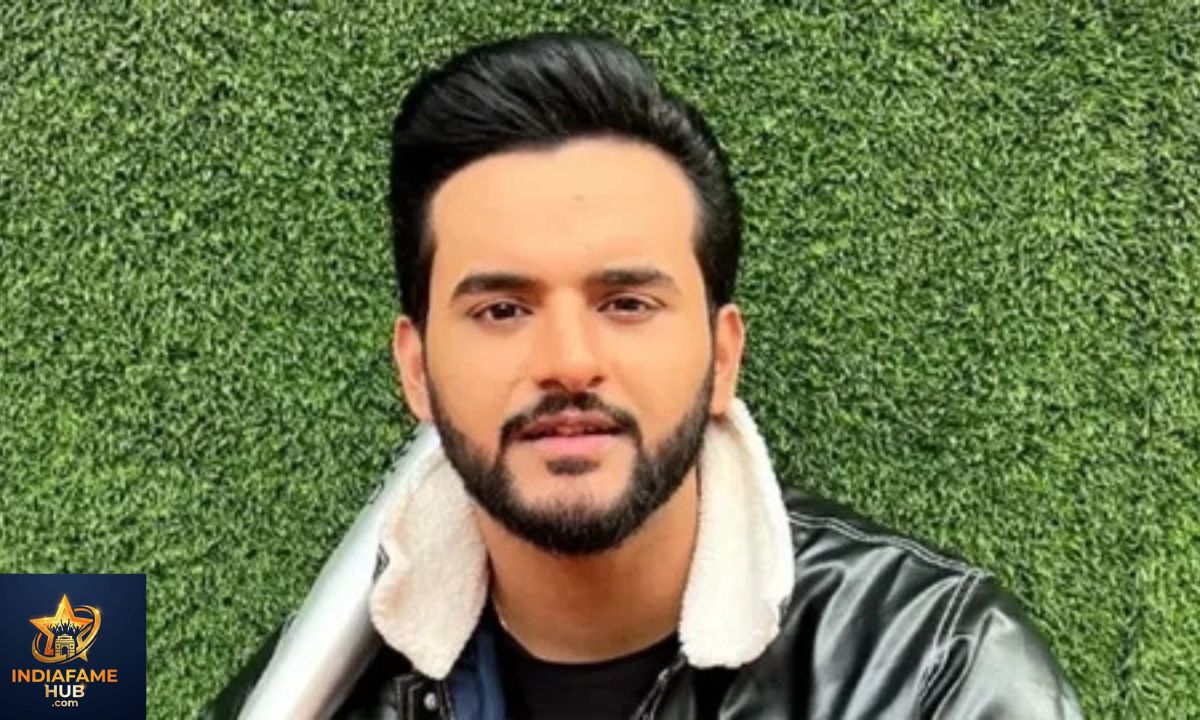 Fukra Insaan Biography